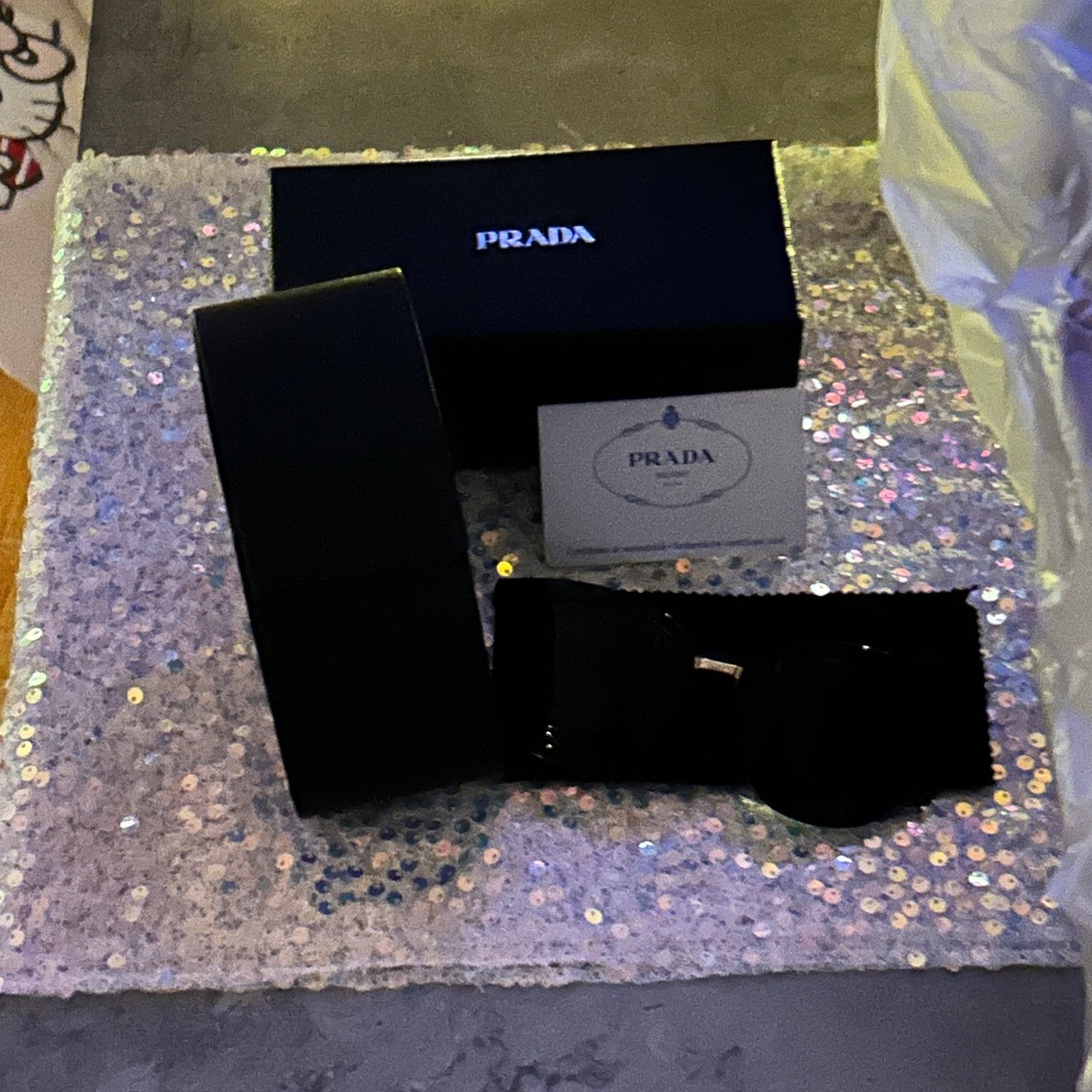 Prada Sunglasses 😎🕶️